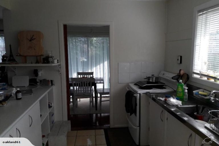 Photo of property in 39 Titoki Street, Te Atatu Peninsula, Auckland, 0610