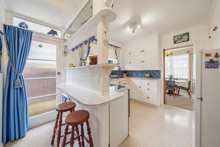 Photo of property in 17 Deller Grove, Silverstream, Upper Hutt, 5019