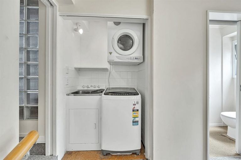 Photo of property in 38 Eugenia Rise, Totara Heights, Auckland, 2105