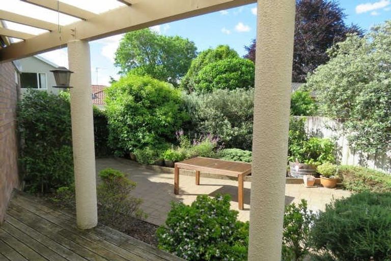 Photo of property in 4 Akona Lane, Hamilton East, Hamilton, 3216