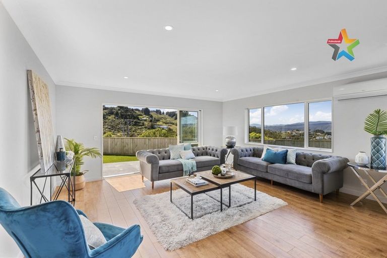 Photo of property in 2 Poto Road, Normandale, Lower Hutt, 5010