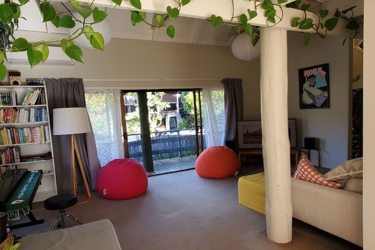 Photo of property in 2/11 Long Bay Drive, Torbay, Auckland, 0630