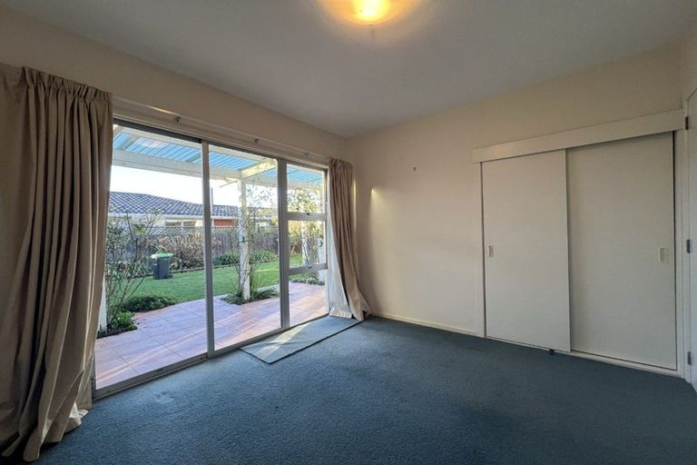 Photo of property in 11 Camberwell Place, Avonhead, Christchurch, 8042