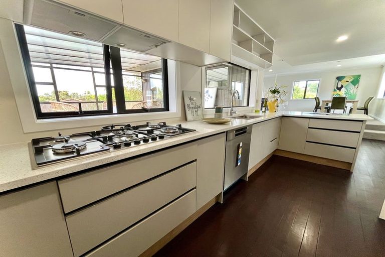 Photo of property in 1e Stottholm Road, Titirangi, Auckland, 0604