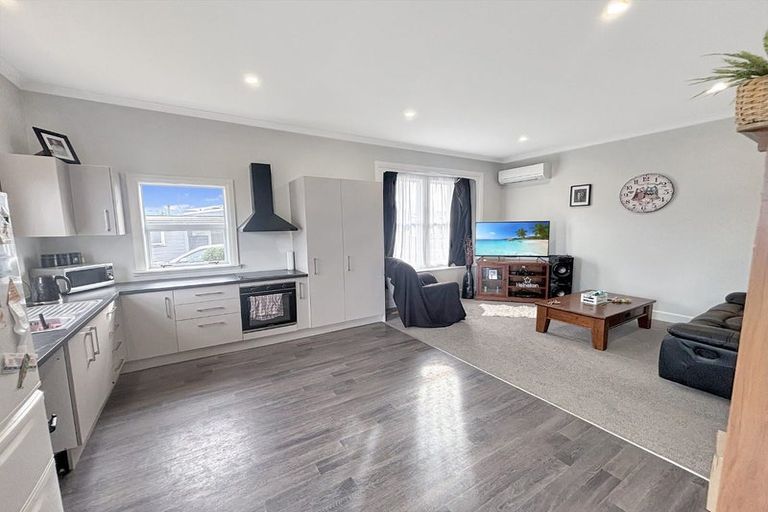 Photo of property in 68 Allardice Street, Dannevirke, 4930