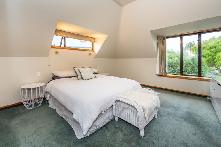 Photo of property in 33 O'connor Place, Burnside, Christchurch, 8053