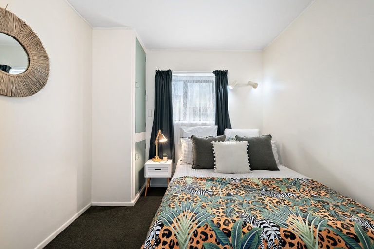 Photo of property in 2/52 Russell Terrace, Berhampore, Wellington, 6023