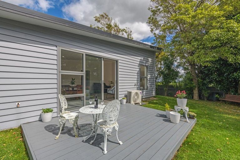Photo of property in 5a Aokautere Drive, Fitzherbert, 4410