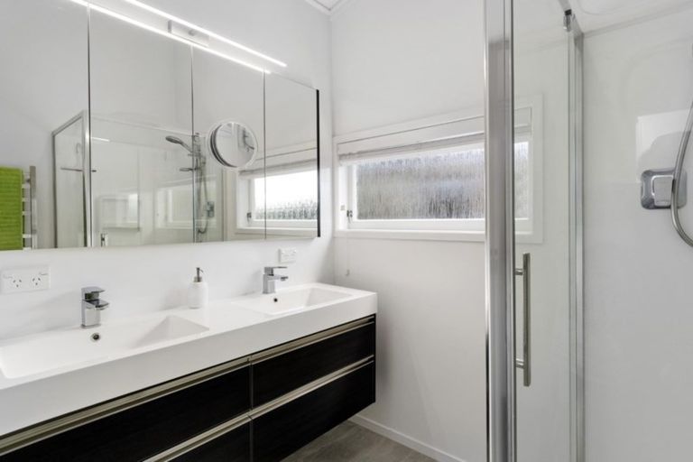 Photo of property in 18 Sutherland Road, Brookfield, Tauranga, 3110