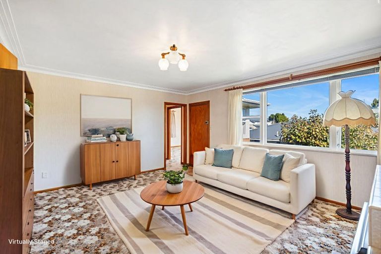 Photo of property in 30 Sylvan Crescent, Te Atatu South, Auckland, 0610