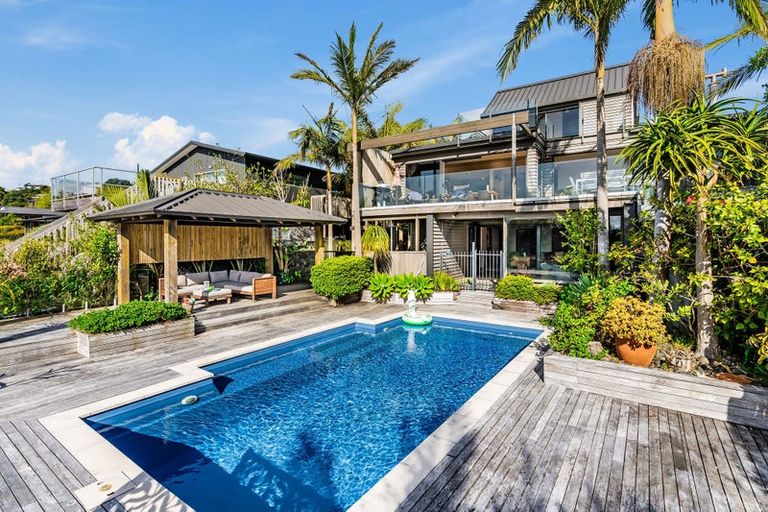 Photo of property in 20 De Luen Avenue, Tindalls Beach, Whangaparaoa, 0930