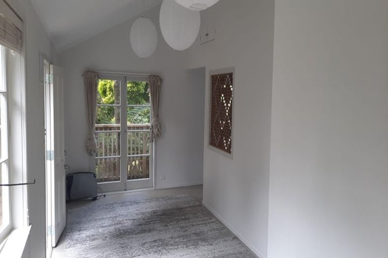 Photo of property in 325 Titirangi Road, Titirangi, Auckland, 0604