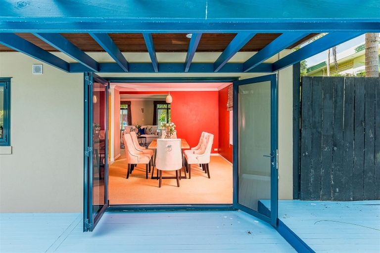 Photo of property in 25 Hogarth Rise, West Harbour, Auckland, 0618