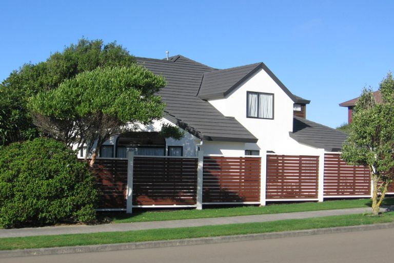 Photo of property in 139 Westchester Drive, Churton Park, Wellington, 6037