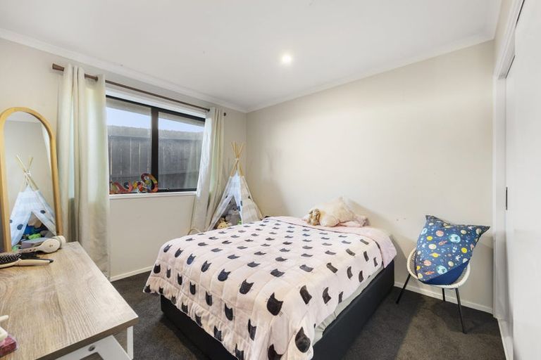 Photo of property in 15 Harriet Johnston Drive, Pokeno, 2402