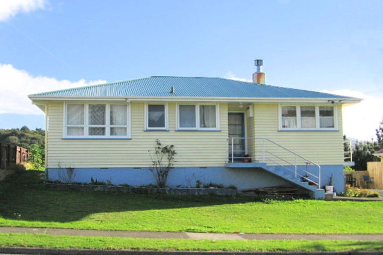 Photo of property in 88 Sievers Grove, Cannons Creek, Porirua, 5024
