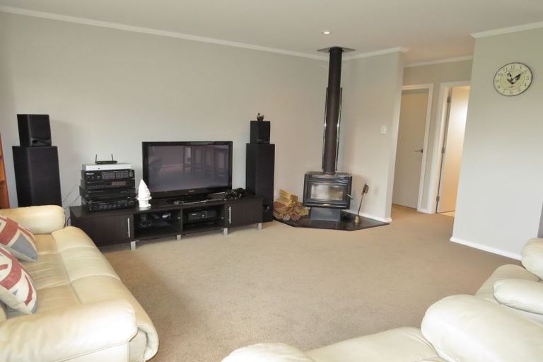 Photo of property in 89 Costley Street West, Carterton, 5713