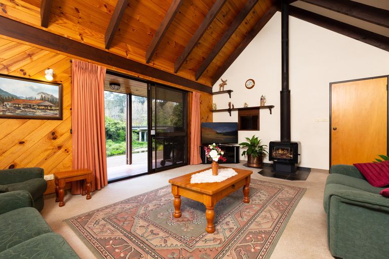 Photo of property in 10 Poripori Road, Lower Kaimai, Tauranga, 3171