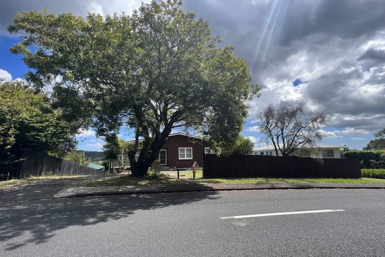 Photo of property in 11 Autumn Avenue, Glen Eden, Auckland, 0602