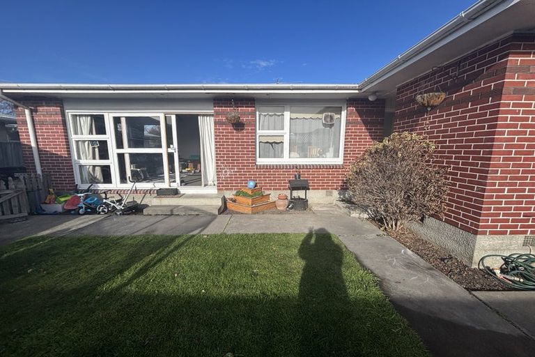 Photo of property in 2/10 Aorangi Road, Bryndwr, Christchurch, 8053
