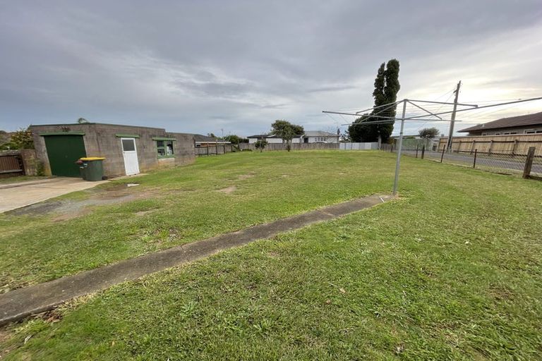 Photo of property in 222 Te Atatu Road, Te Atatu South, Auckland, 0610