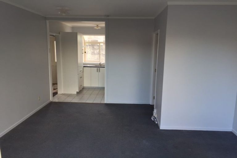 Photo of property in 2/4046 Great North Road, Glen Eden, Auckland, 0602