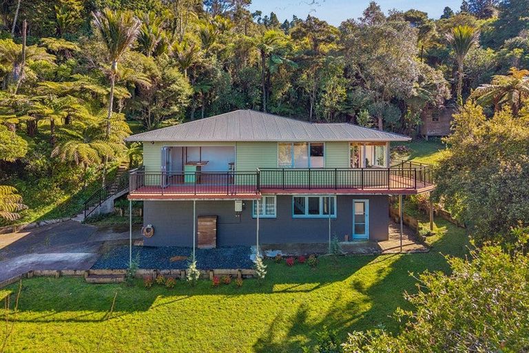 Photo of property in 373 Huia Road, Titirangi, Auckland, 0604