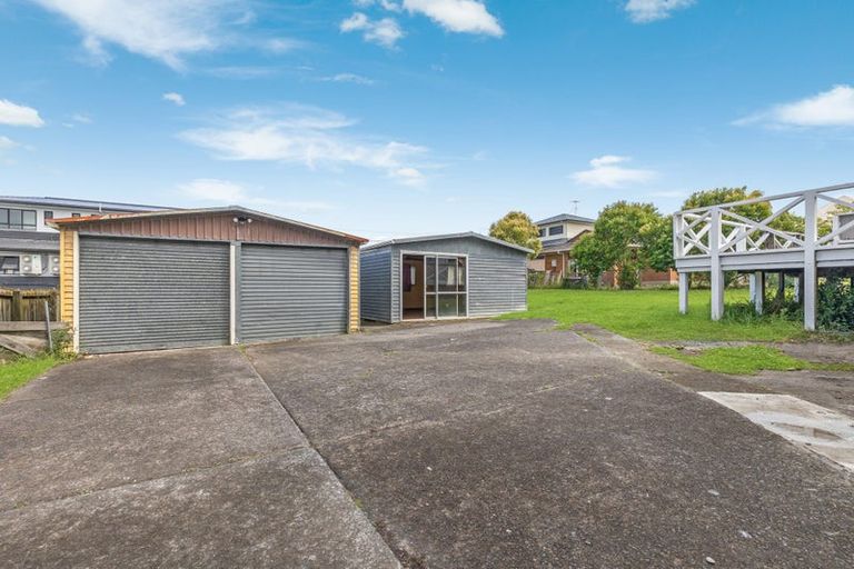 Photo of property in 7 Newington Road, Henderson, Auckland, 0612