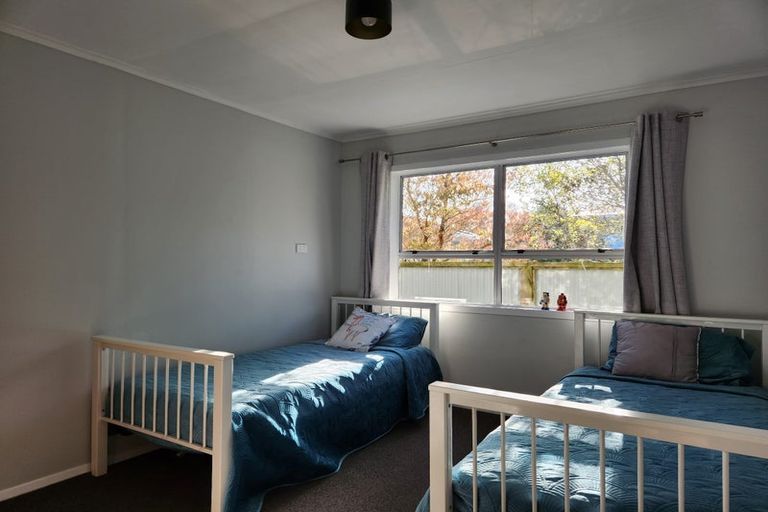 Photo of property in 25 Paekakariki Hill Road, Pauatahanui, Porirua, 5381