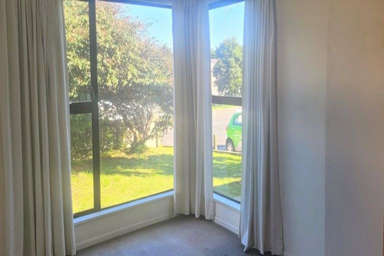Photo of property in 94 Mana Esplanade, Paremata, Porirua, 5026