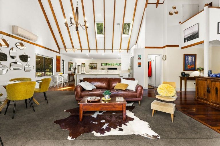 Photo of property in 82 Tauroa Road, Havelock North, 4130