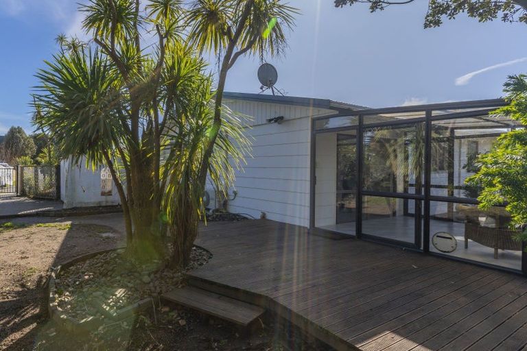 Photo of property in 32a Mahana Road, Paraparaumu Beach, Paraparaumu, 5032