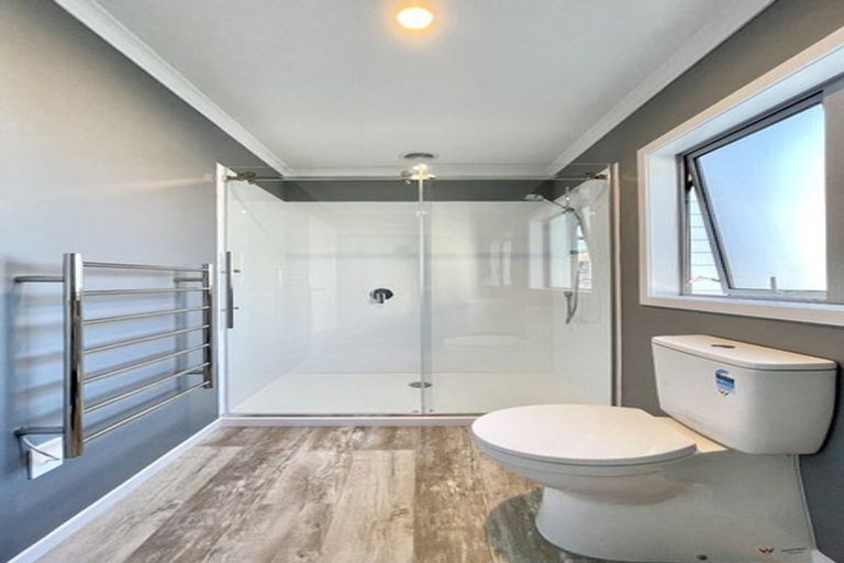 Photo of property in 4b Horoeka Street, Stokes Valley, Lower Hutt, 5019