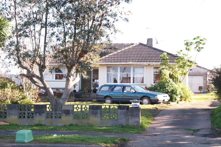 Photo of property in 14 Halswell Street, Mangere East, Auckland, 2024
