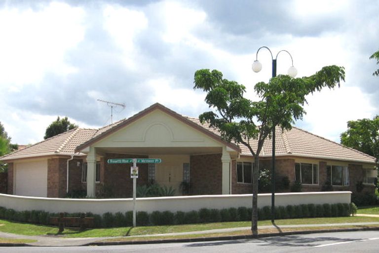 Photo of property in 10 Vermeer Place, West Harbour, Auckland, 0618