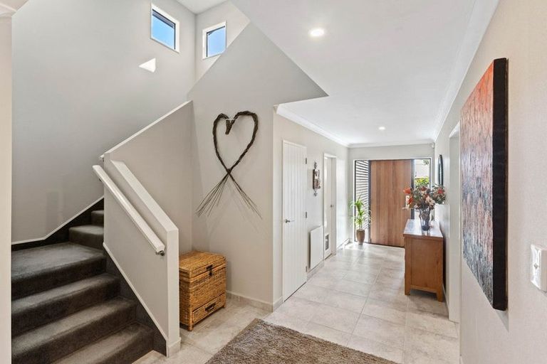 Photo of property in 5 Quadrant Heights, Paraparaumu, 5032