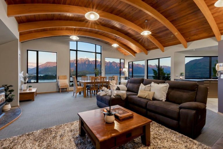 Photo of property in 1-3/1 Matakauri Place, Fernhill, Queenstown, 9300