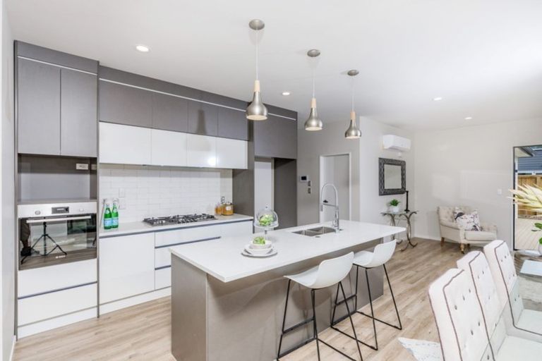 Photo of property in 11 Zadar Street, Kumeu, 0810