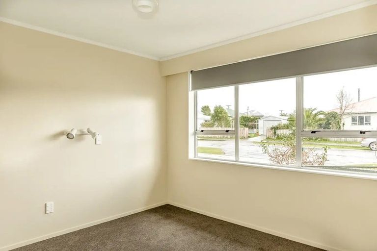 Photo of property in 25-27 Romilly Street, Westport, 7825