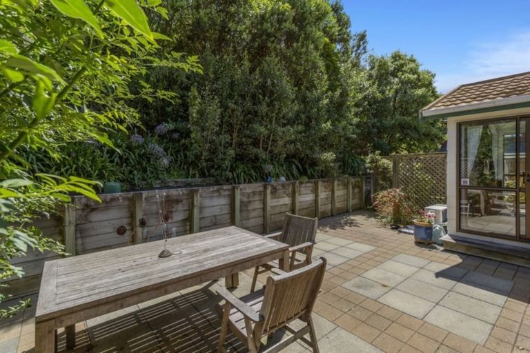 Photo of property in 14 Cullen Place, Tawa, Wellington, 5028