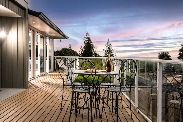 Photo of property in 39a Wharemauku Road, Raumati Beach, Paraparaumu, 5032