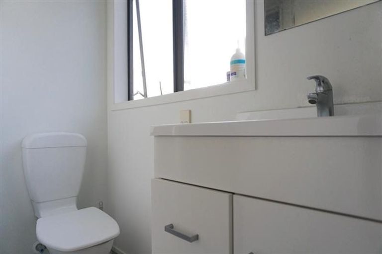 Photo of property in 16/36 West Coast Road, Glen Eden, Auckland, 0602