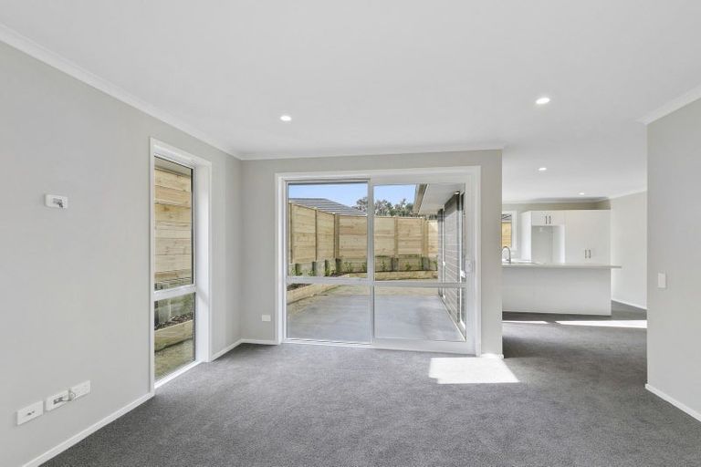 Photo of property in 8 Martingale Drive, Whitby, Porirua, 5024