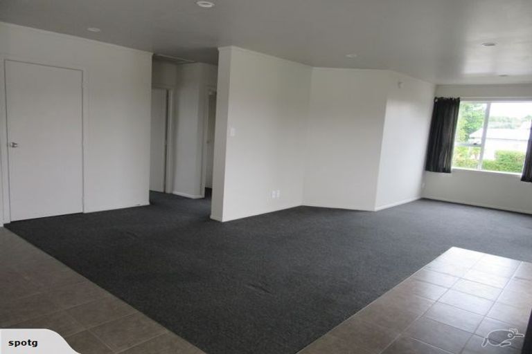 Photo of property in 3/8 Hinekohu Street, New Lynn, Auckland, 0600