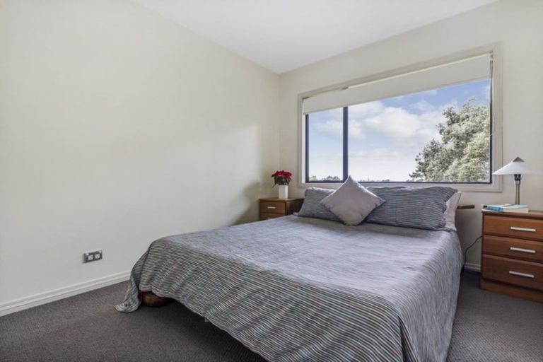 Photo of property in 29 Speedy Crescent, Hillcrest, Auckland, 0627