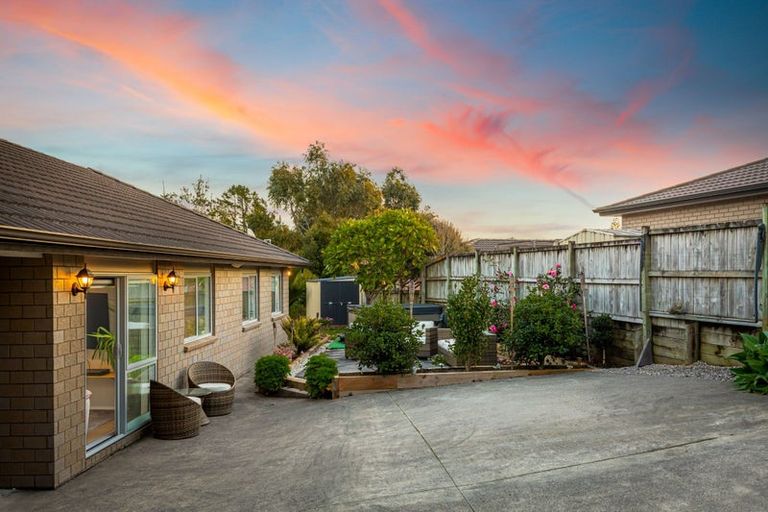 Photo of property in 12 Nirmal Place, Sunnyvale, Auckland, 0612