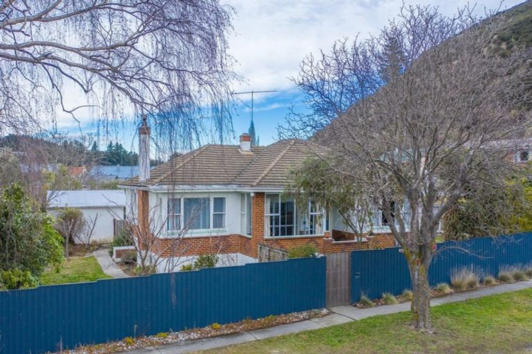 Photo of property in 10 Kelso Street, Roxburgh, 9500