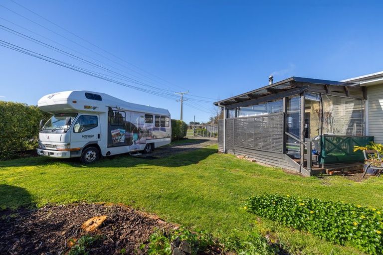 Photo of property in 28 Oxford Street, Martinborough, 5711