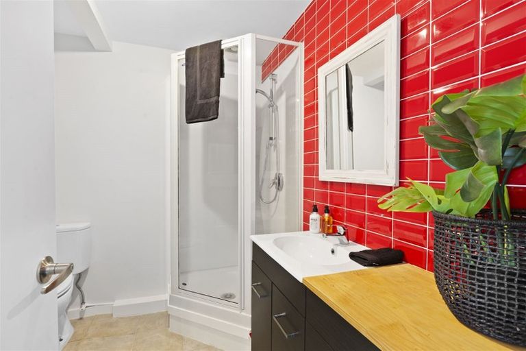 Photo of property in 1/3 Auld Street, Torbay, Auckland, 0630