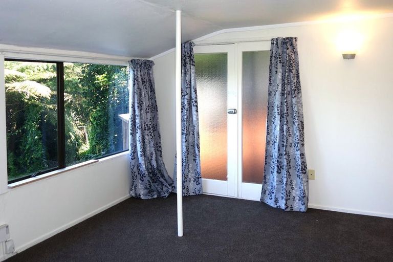 Photo of property in 92 Arran Road, Browns Bay, Auckland, 0630